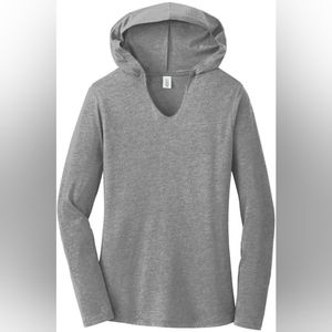 District Light weight hoodie shirt